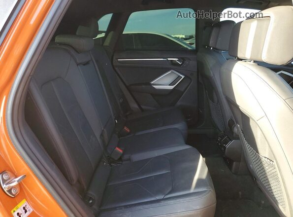 WA1EECF34N1148948 2022 AUDI Q3 Оранжевый Вид задней части салона