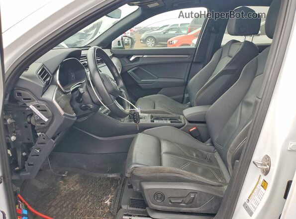 WA1EECF36L1081220 2020 AUDI Q3 White Widok wnętrza z przodu