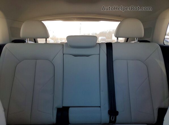 WA1EECF36M1002646 2021 AUDI Q3 Blue Widok tylnych siedzeń