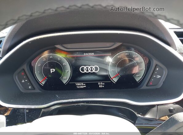 WA1EECF37S1053683 2025 AUDI Q3 Зеленый Вид задних сидений