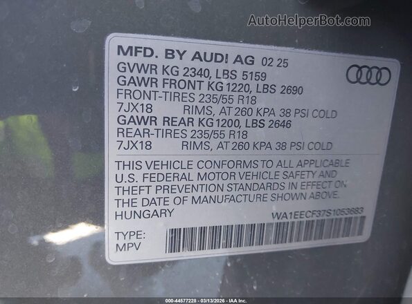 WA1EECF37S1053683 2025 AUDI Q3 Зеленый Вид подкапотного пространства
