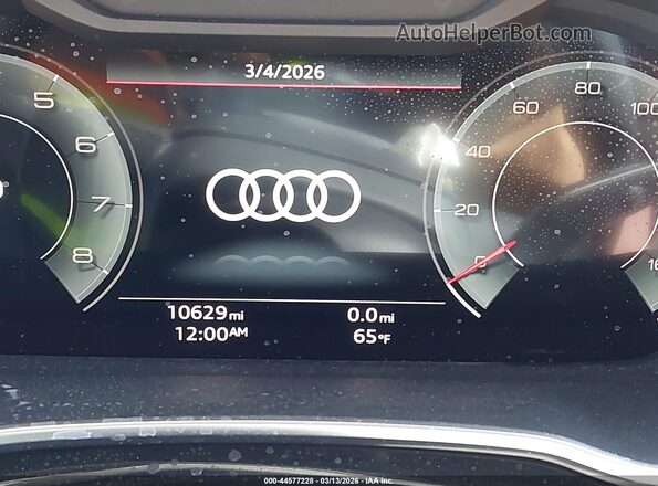 WA1EECF37S1053683 2025 AUDI Q3 Зеленый 