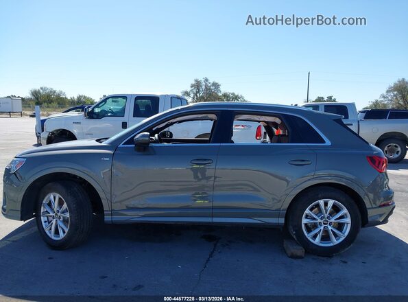 WA1EECF37S1053683 2025 AUDI Q3 Зеленый Панорамный вид салона 360°