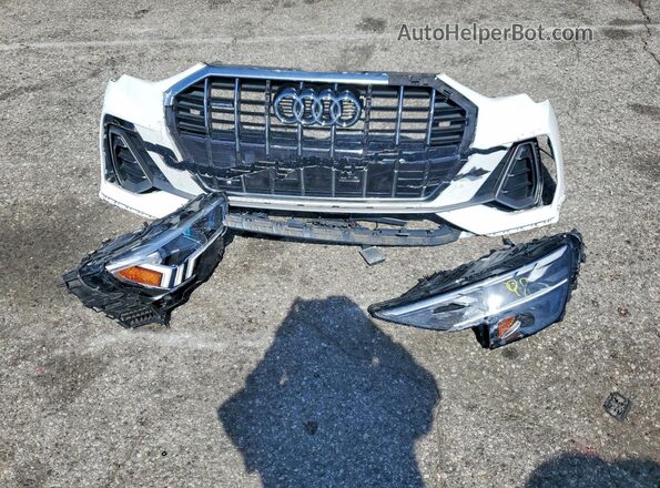 WA1EECF38K1086708 2019 AUDI Q3 White 