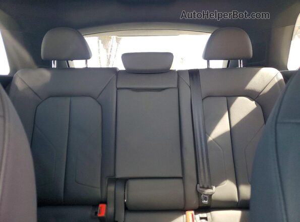 WA1EECF38K1086708 2019 AUDI Q3 White 