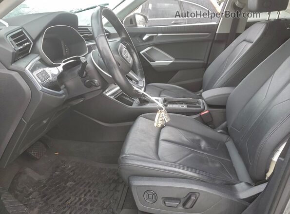 WA1EECF38M1007816 2021 AUDI Q3 Серый Вид салона спереди
