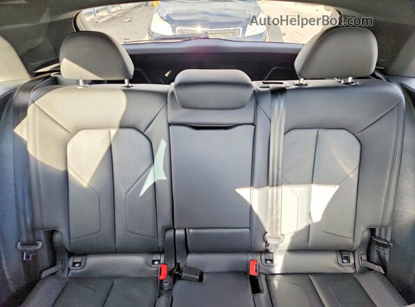 WA1EECF38P1019260 2023 AUDI Q3 Blue Rear seats view