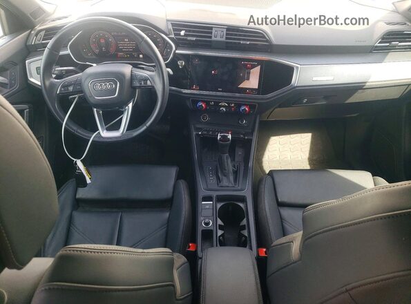 WA1EECF3XN1007611 2022 AUDI Q3 White Dashboard view