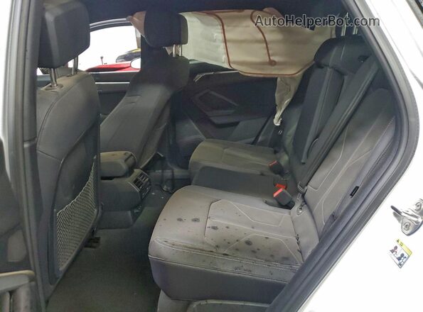WA1EEDF31R1070995 2024 AUDI Q3 White უკანა სავარძლების ხედი