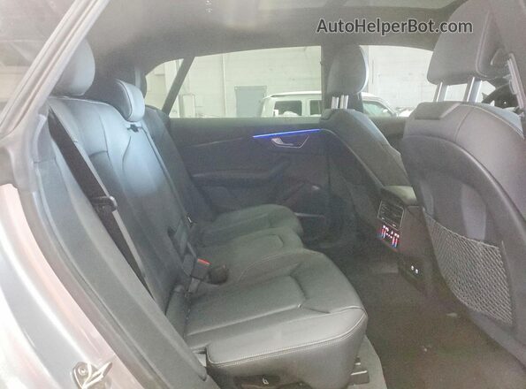 WA1EVAF11MD005844 2021 AUDI Q8 Silver Вид задньої частини салону