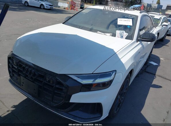 WA1EVAF14KD039015 2019 AUDI Q8 White Front left