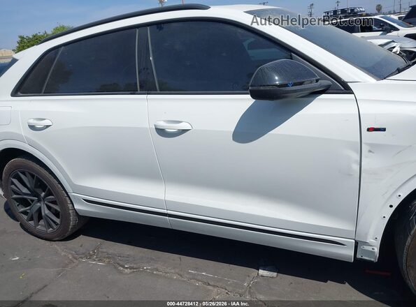 WA1EVAF14KD039015 2019 AUDI Q8 White 360 interior view