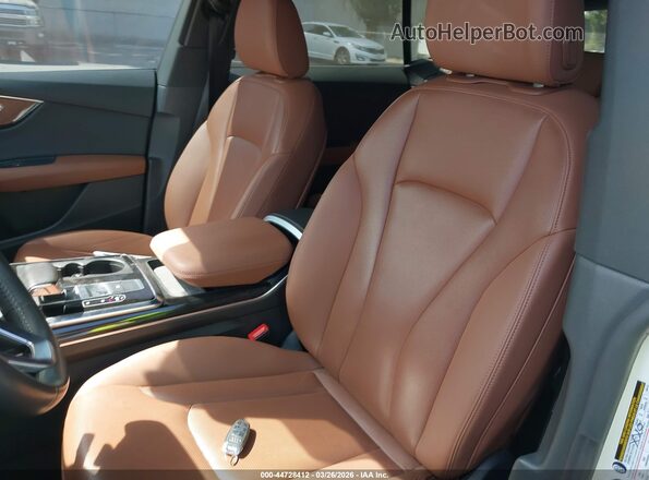 WA1EVAF14KD039015 2019 AUDI Q8 White 