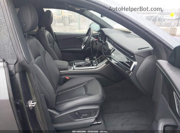 WA1EVAF19MD007860 2021 AUDI Q8 Gray Front interior view