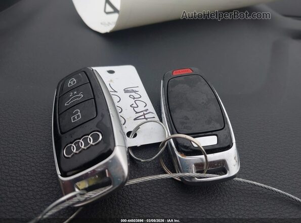 WA1EVAF19MD007860 2021 AUDI Q8 Gray Dashboard view