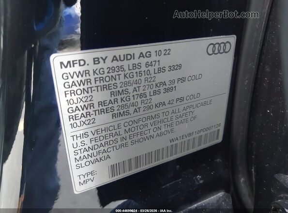 WA1EVBF10PD007126 2023 AUDI Q8 Black Vista del compartimento del motor