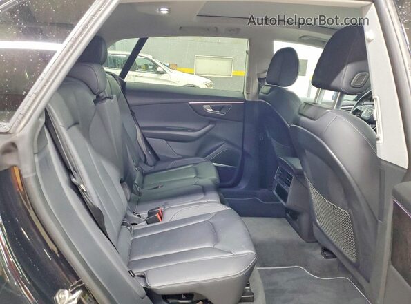 WA1EVBF15ND033170 2022 AUDI Q8 Black Սալոնի հետևի տեսք