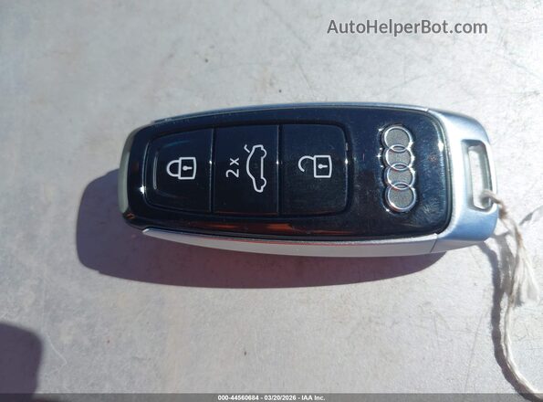 WA1EVBF18PD016818 2023 AUDI Q8 Белый 