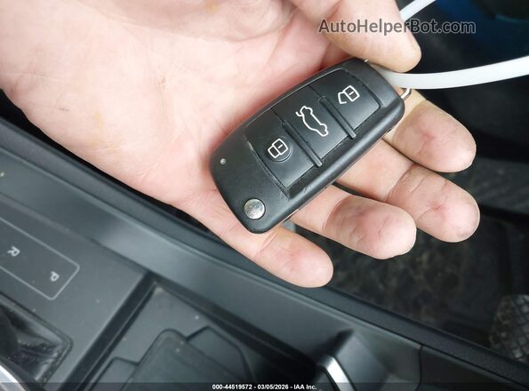 WA1FECF36L1023581 2020 AUDI Q3 Blue Առջևի վահանակի տեսք