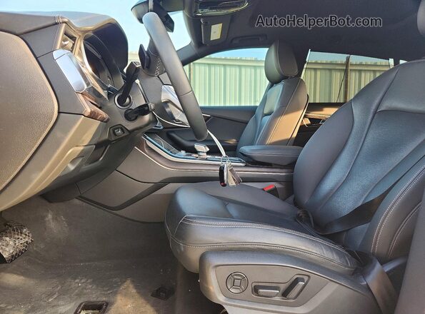 WA1FVAF17MD042269 2021 AUDI Q8 White წინა სალონის ხედი