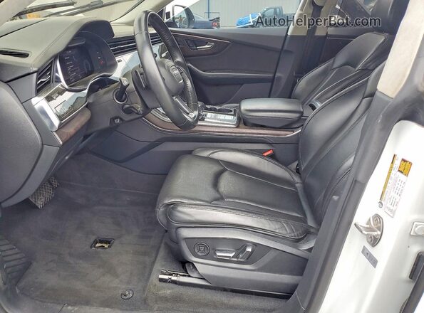 WA1FVAF1XLD026906 2020 AUDI Q8 Белый Вид салона спереди