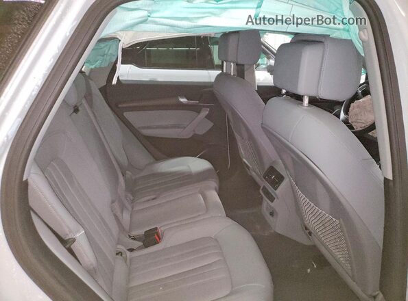 WA1GAAFY2N2111959 2022 AUDI Q5 White Widok wnętrza z tyłu