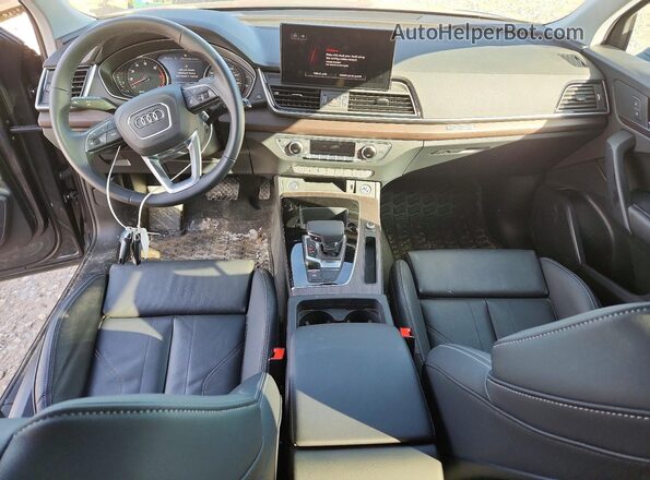 WA1GAAFY3R2036579 2024 AUDI Q5 Gray Vista del salpicadero