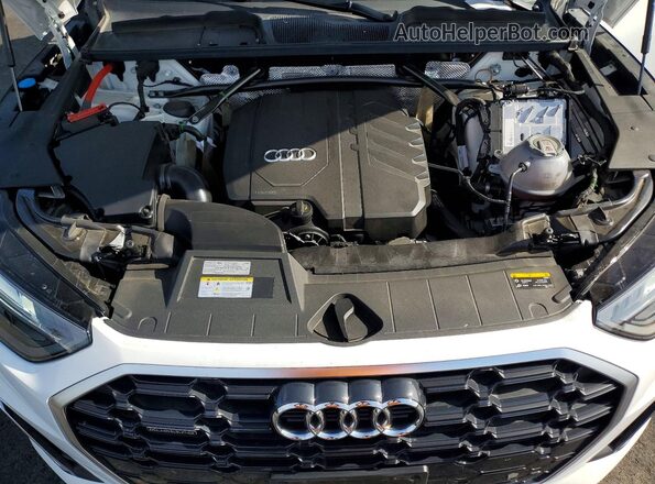 WA1GAAFY6R2010056 2024 AUDI Q5 White ძრავის განყოფილების ხედი