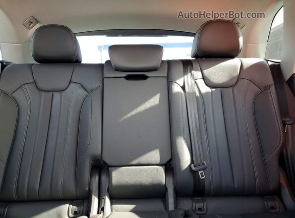 WA1GAAFY6R2010056 2024 AUDI Q5 White უკანა სავარძლების ხედი