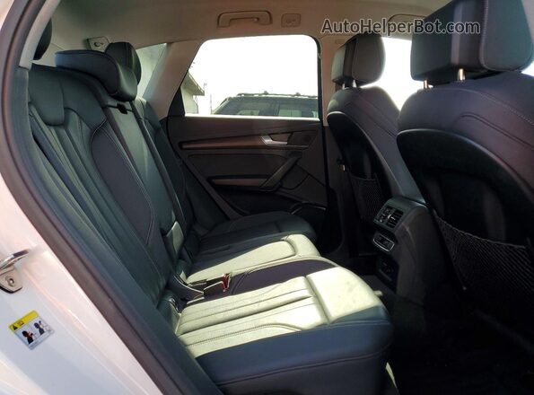 WA1GAAFY6R2010056 2024 AUDI Q5 White უკანა სალონის ხედი