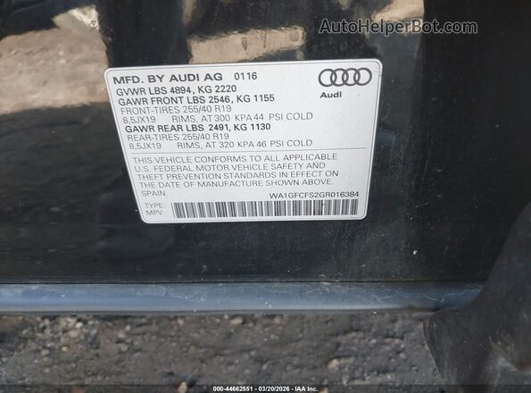 WA1GFCFS2GR016384 2016 AUDI Q3 Black Vista del compartimento del motor