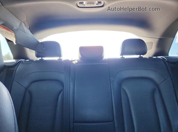 WA1JCCFSXHR008856 2017 AUDI Q3 Black Vista de los asientos traseros