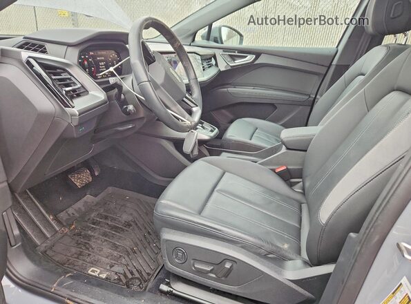WA1K2BFZ3PP058488 2023 AUDI Q4 Серый Вид салона спереди
