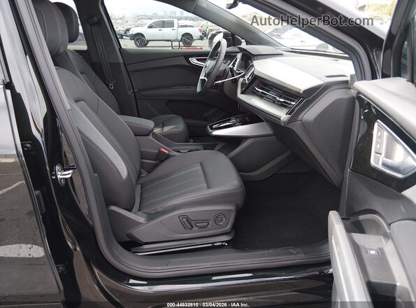 WA1KUBFZ3RP058388 2024 AUDI Q4 Black 