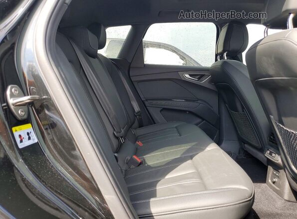 WA1L2BFZ0PP004022 2023 AUDI Q4 Black Вид задніх сидінь