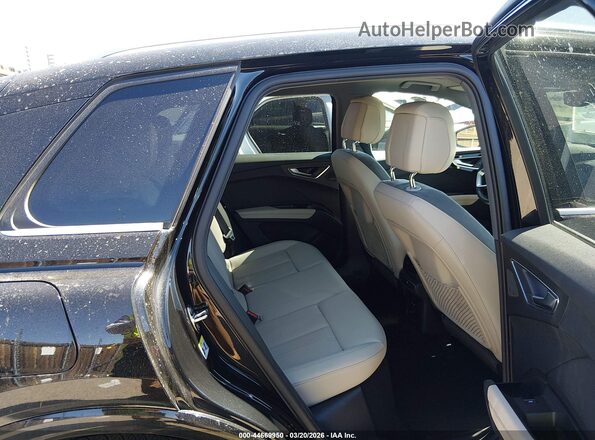 WA1L2BFZ7PP035705 2023 AUDI Q4 Black Вид наклейки з VIN-кодом