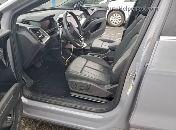 WA1L2BFZ8PP073024 2023 AUDI Q4 Серый Вид салона спереди