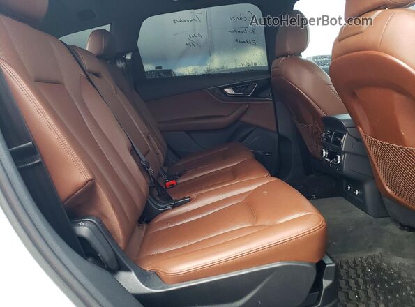 WA1LAAF76KD004984 2019 AUDI Q7 White Widok tylnych siedzeń