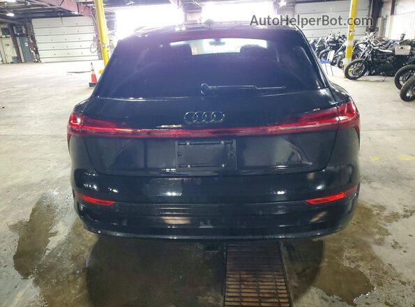 WA1LAAGE1NB004985 2022 AUDI E-TRON Black Հետևի տեսք