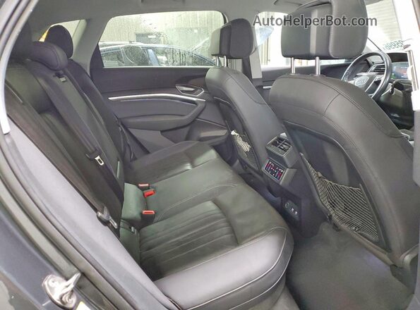 WA1LAAGE7MB003631 2021 AUDI E-TRON Gray Vista de los asientos traseros
