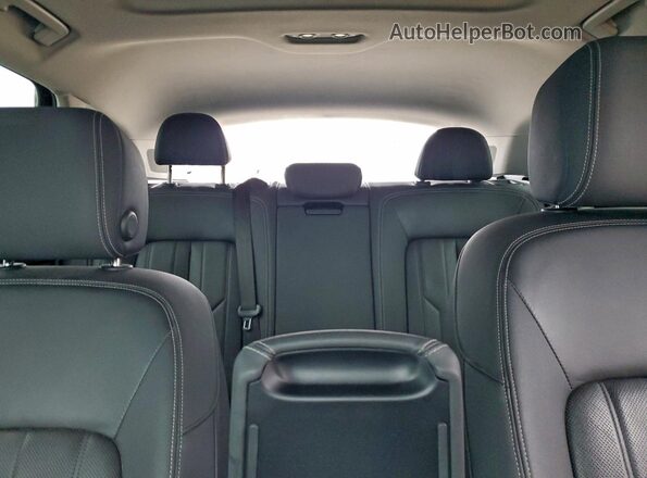 WA1LAAGE8MB002102 2021 AUDI E-TRON Белый Вид задних сидений