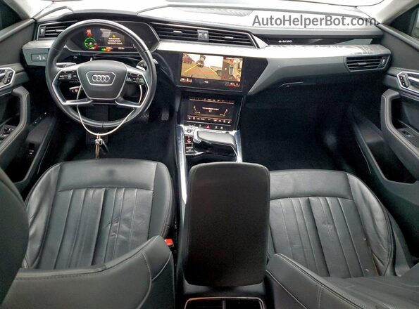 WA1LAAGE8MB002102 2021 AUDI E-TRON Белый Вид панели приборов