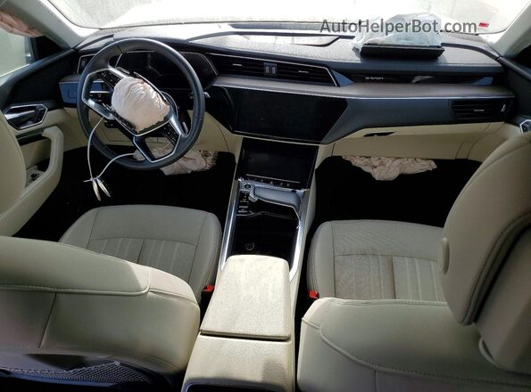 WA1LAAGE9MB037618 2021 AUDI E-TRON Серый Вид панели приборов