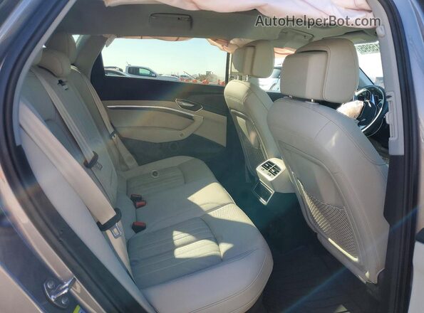 WA1LAAGE9MB037618 2021 AUDI E-TRON Серый Вид задних сидений
