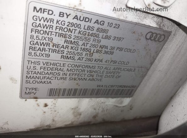 WA1LCBF72RD004250 2024 AUDI Q7 White ძრავის განყოფილების ხედი