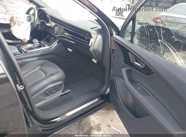 WA1LCBF77SD000846 2025 AUDI Q7 Черный Вид салона спереди