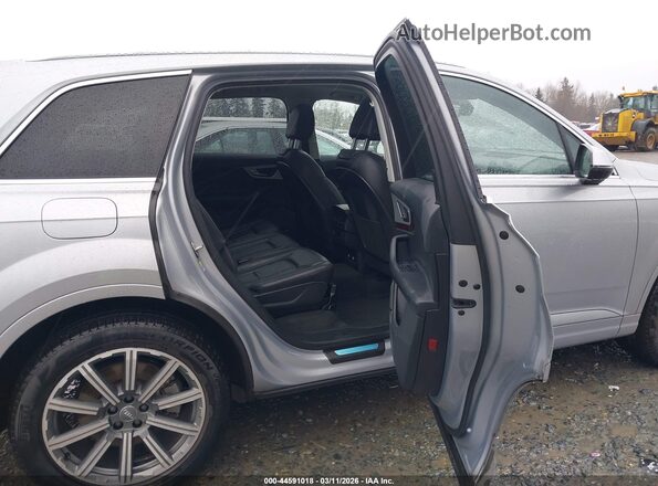 WA1LHAF79KD023038 2019 AUDI Q7 Silver Вид наклейки з VIN-кодом