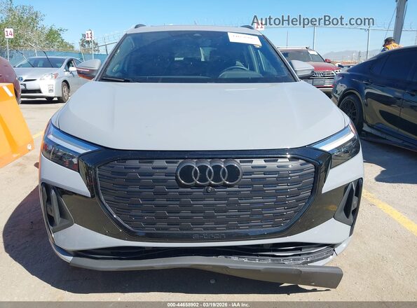 WA1LUBFZ4TP004139 2026 AUDI Q4 Gray ხელსაწყოთა პანელის ხედი