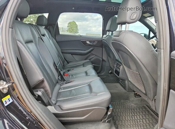 WA1LXAF70MD032359 2021 AUDI Q7 Black Սալոնի հետևի տեսք