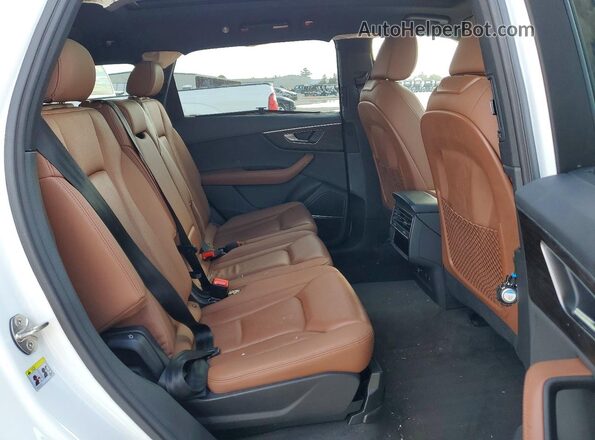 WA1LXAF71MD039367 2021 AUDI Q7 White Rear interior view